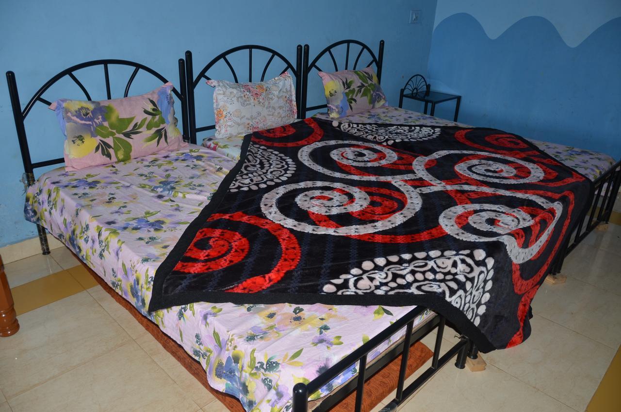 Fisherman Guest House Baga Exterior photo